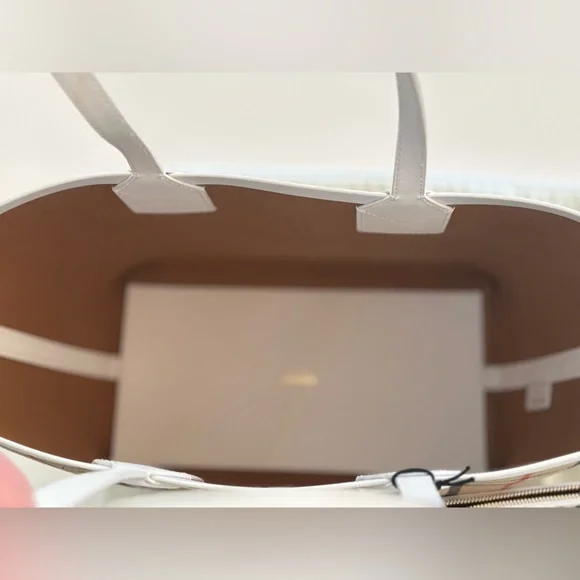 NEW AUTHENTIC BURBERRY SMALL LONDON TOTE - Picture 10 of 16